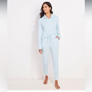 Vineyard vines two piece pant set.